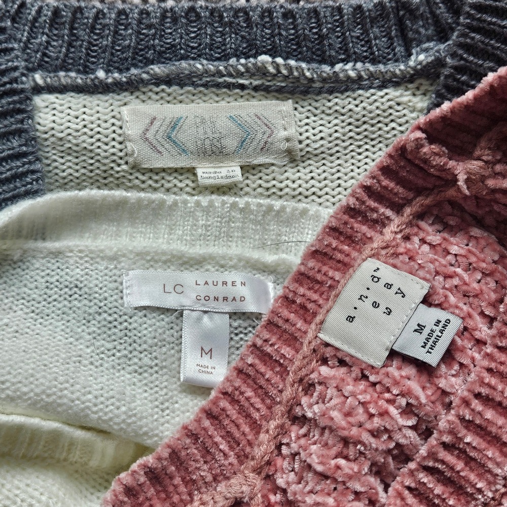 Knit Sweater Lot of 7 Women Size M Striped Graphic Cozy Fall Winter Basics - Picture 9 of 10